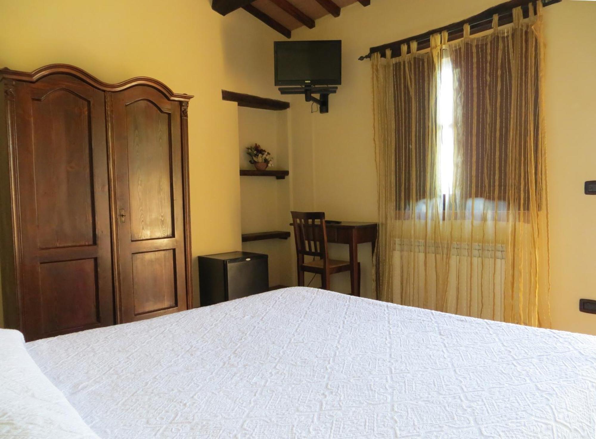 Agriturismo Casale Delle Lucrezie تودي المظهر الخارجي الصورة