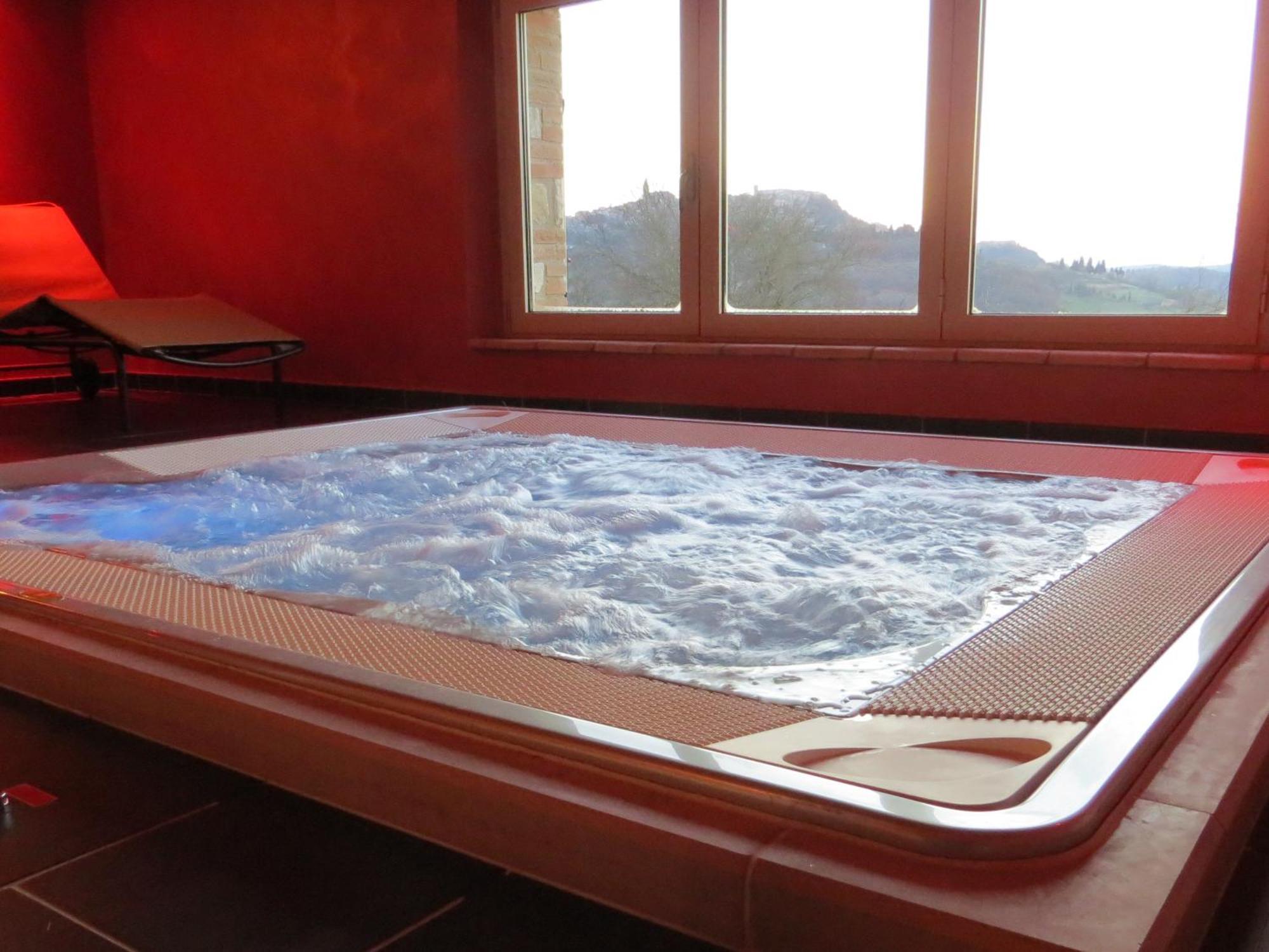 Agriturismo Casale Delle Lucrezie تودي المظهر الخارجي الصورة