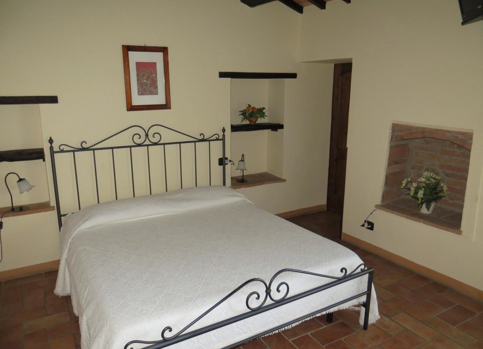 Agriturismo Casale Delle Lucrezie تودي المظهر الخارجي الصورة